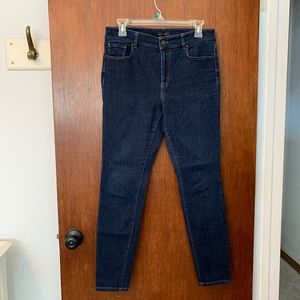 Ann Taylor “The Skinny” jeans in curvy fit.